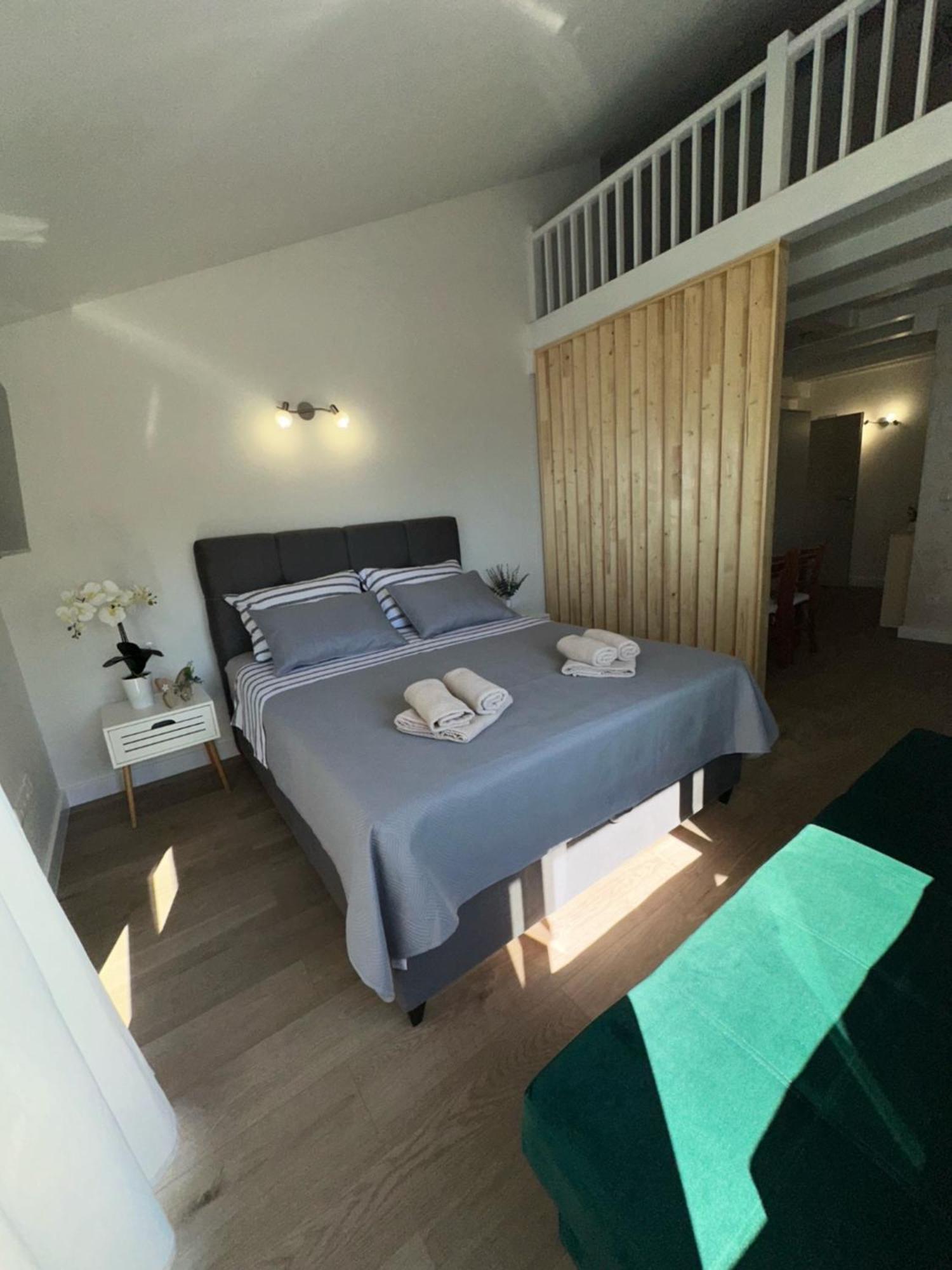 Apartment Lanterna Blace Esterno foto
